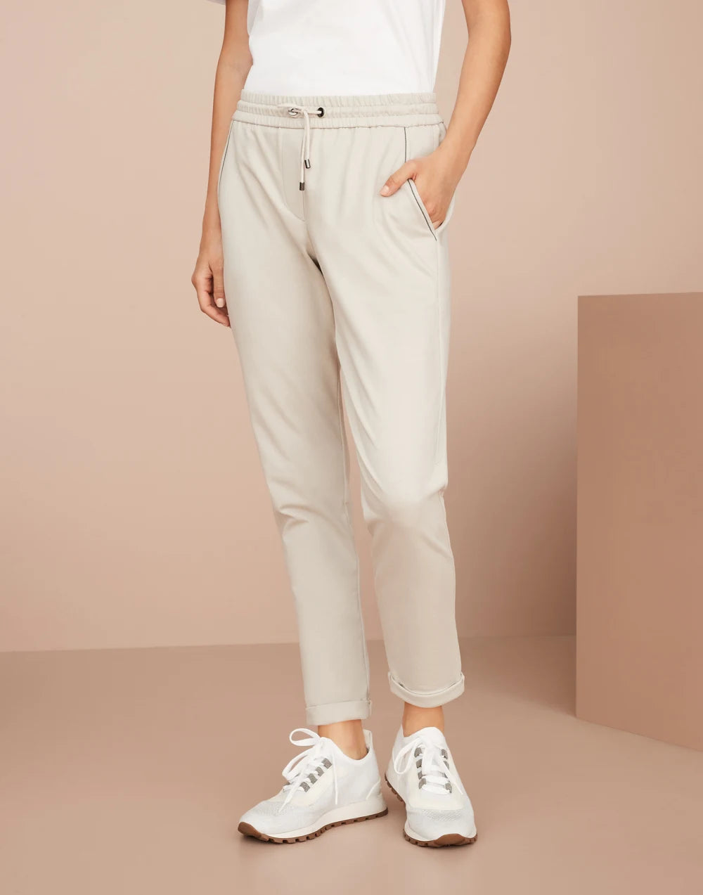 パンツ TROUSERS BRUNELLO CUCINELLI Trousers with crête for Man in Black | Brunello Cucinelli