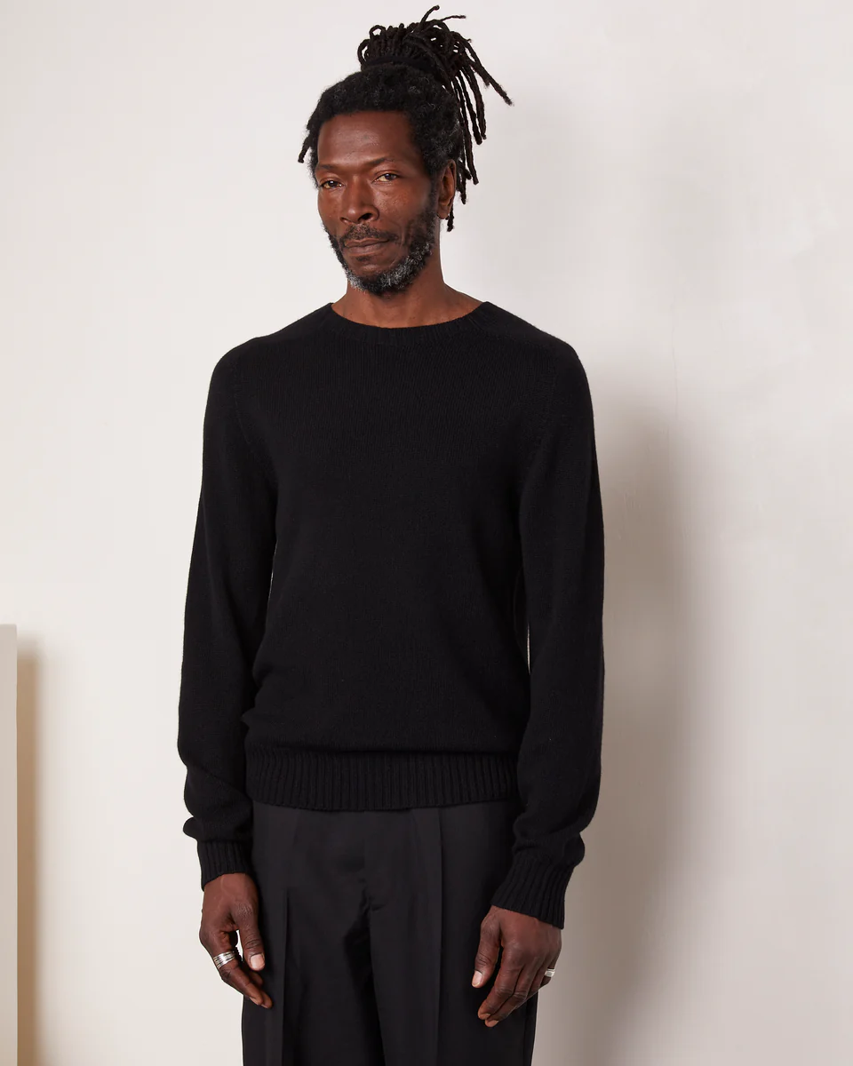 OFFICINE WOOL CASHMERE SWEATER IN BLACK