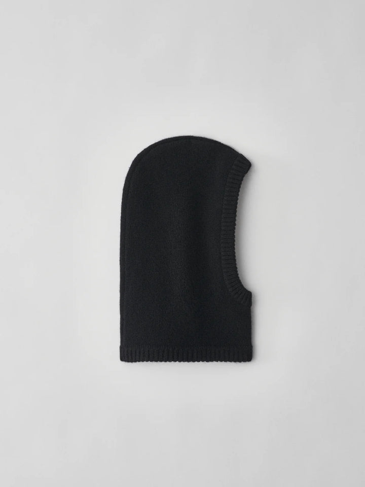 LISA YANG ASTRI BALACLAVA