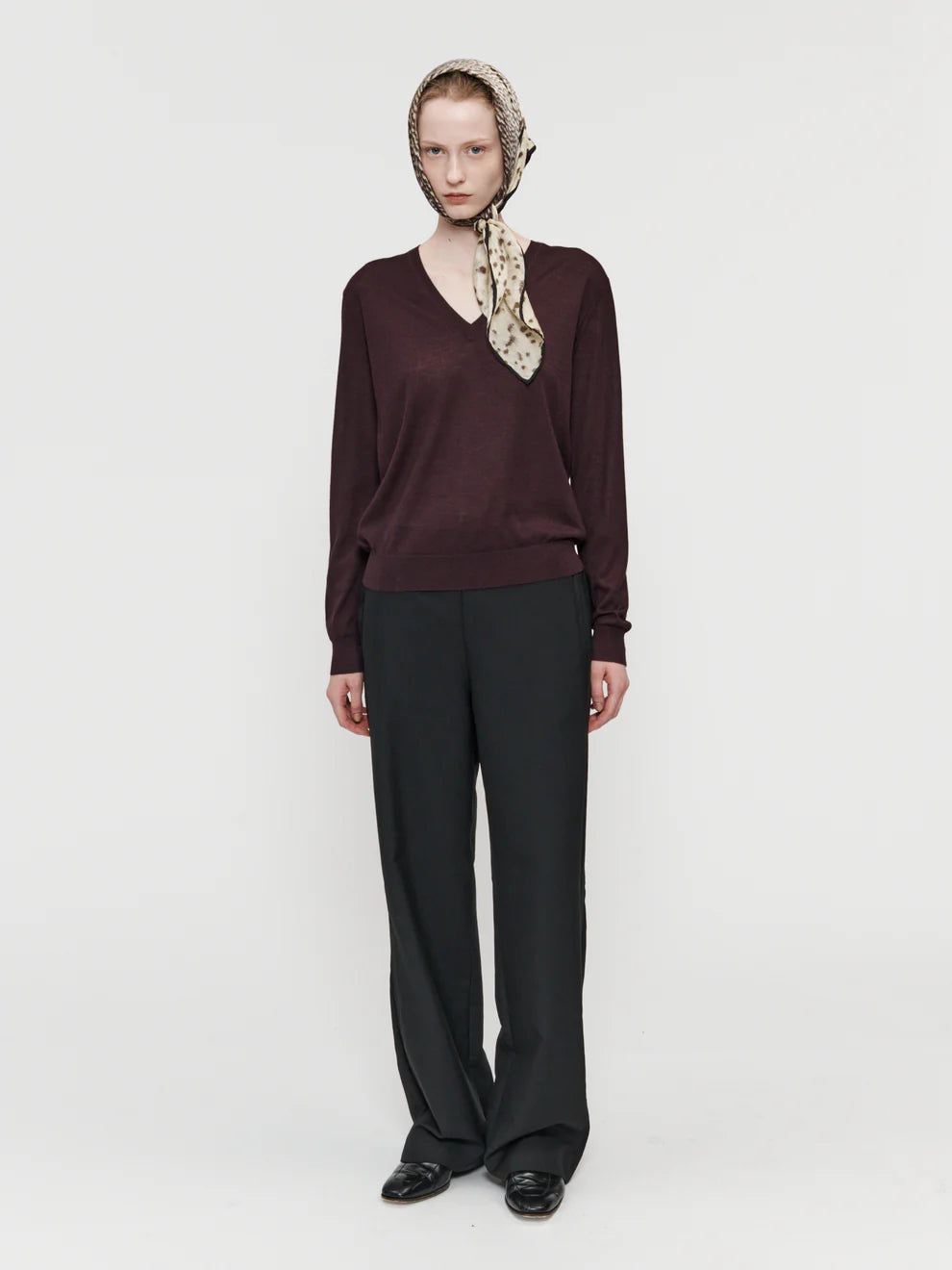 6397 PERFECT V-NECK SWEATER