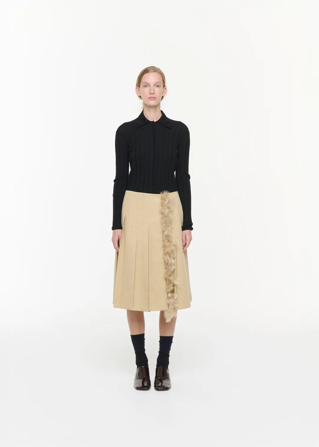 PLAN C PLEATED SKIRT WITH FEATHERS