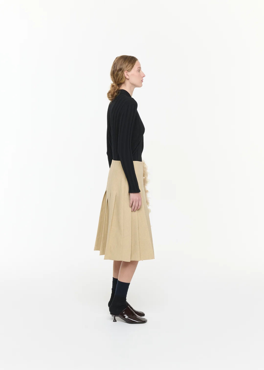 PLAN C PLEATED SKIRT WITH FEATHERS