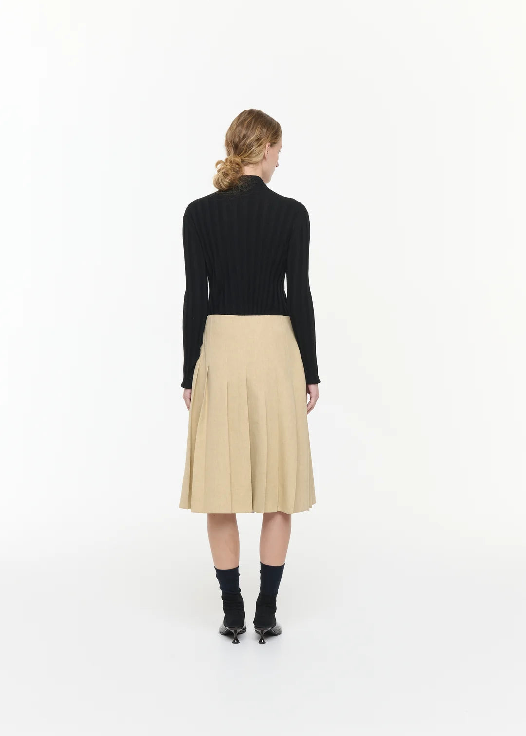 PLAN C PLEATED SKIRT WITH FEATHERS