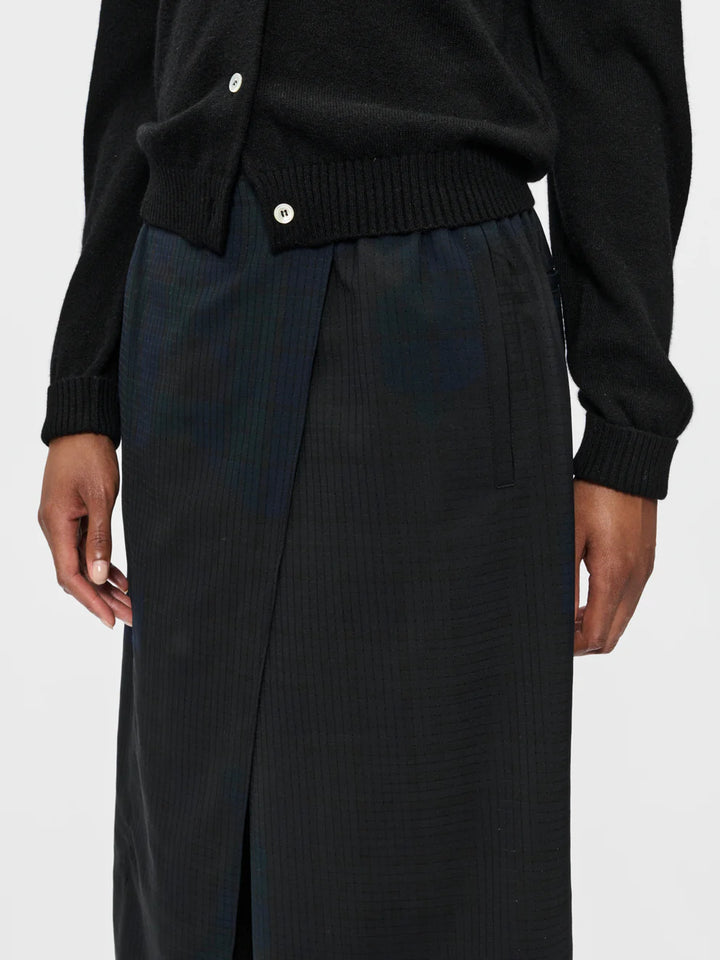 6397 WRAP SHORT