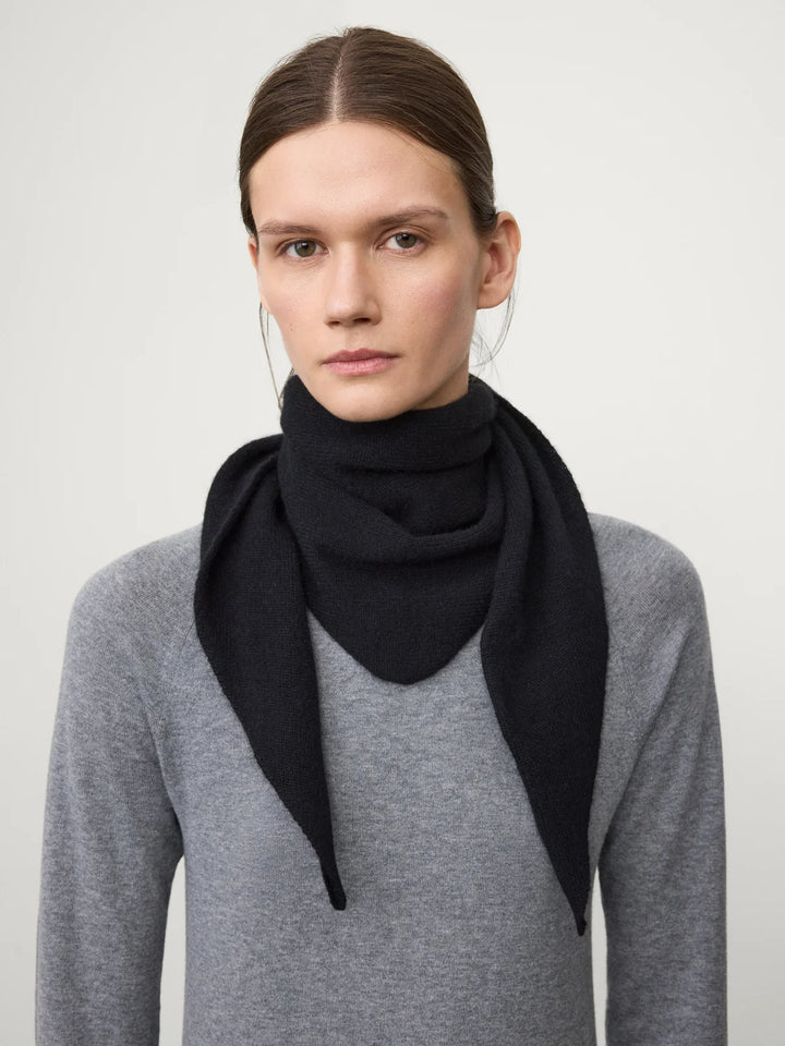 LISA YANG FLORIANNE SCARF