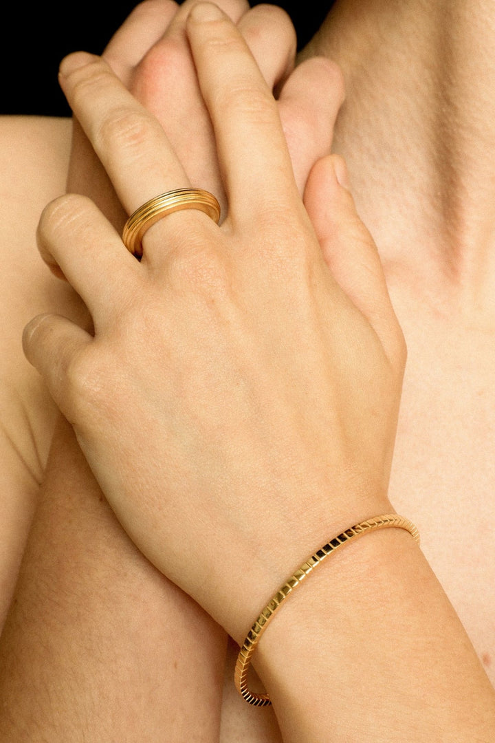 IVI GOLD JOIA ROUND RING