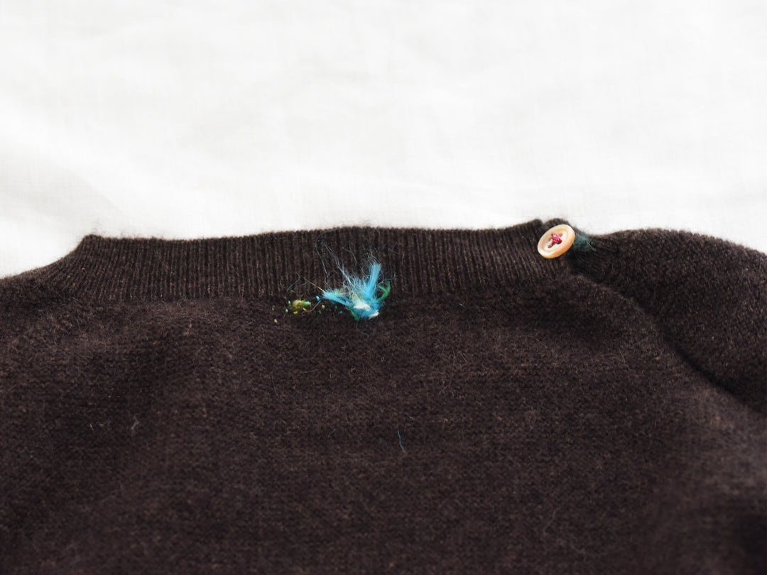 MAKIE ANTONIA ROSSI HAND-EMBROIDERED BACK BUTTON CASHMERE SWEATER
