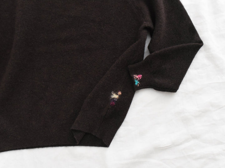 MAKIE ANTONIA ROSSI HAND-EMBROIDERED BACK BUTTON CASHMERE SWEATER