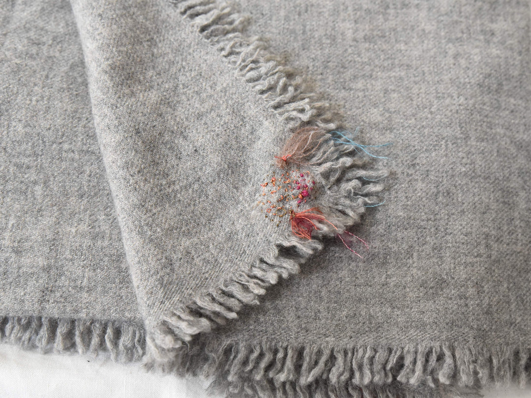 MAKIE ANTINIA ROSSI HAND-EMBROIDERED CASHMERE SCARF