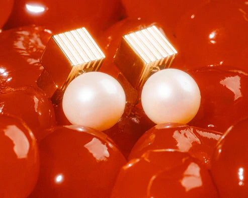 IVI PEARL STUD DROPS IN GOLD