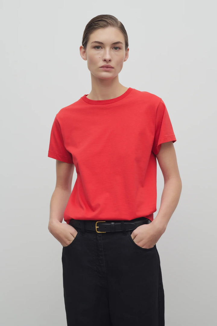 THE_ROW_FLORIE_TOP_IN_TOMATO_ON_MODEL_8652K643_LAWRENCE_COVELL