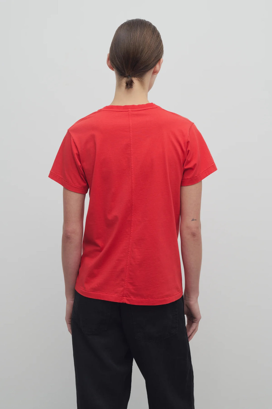 THE_ROW_FLORIE_TOP_IN_TOMATO_ON_MODEL_8652K643_LAWRENCE_COVELL_2