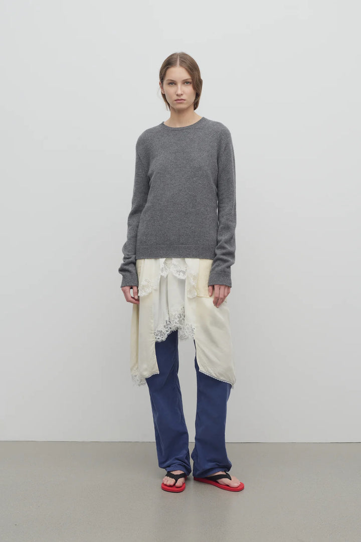 THE_ROW_TARLEY_PANT_IN_BLUE_8766W3737WBE_LAWRENCE_COVELL_ON_MODEL