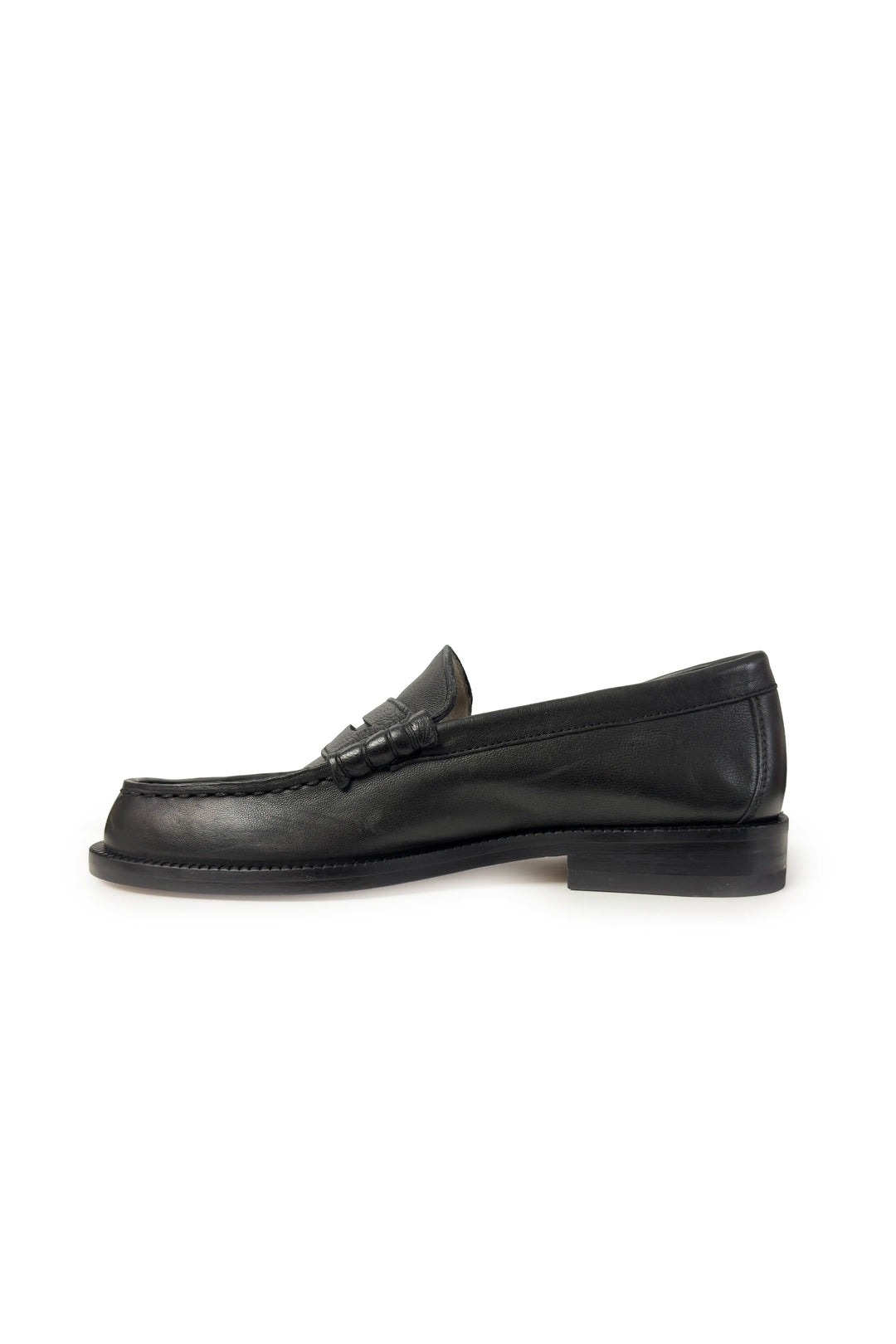 COMMON PROJECTS LEATHER LOAFER