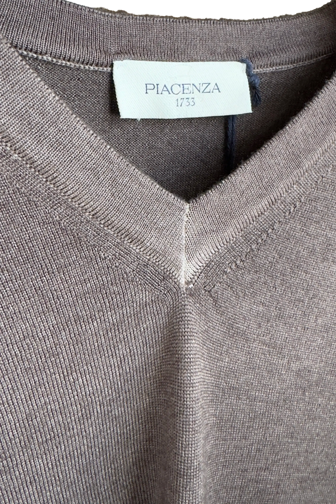PIACENZA GARMENT DIED MERINO V-NECK