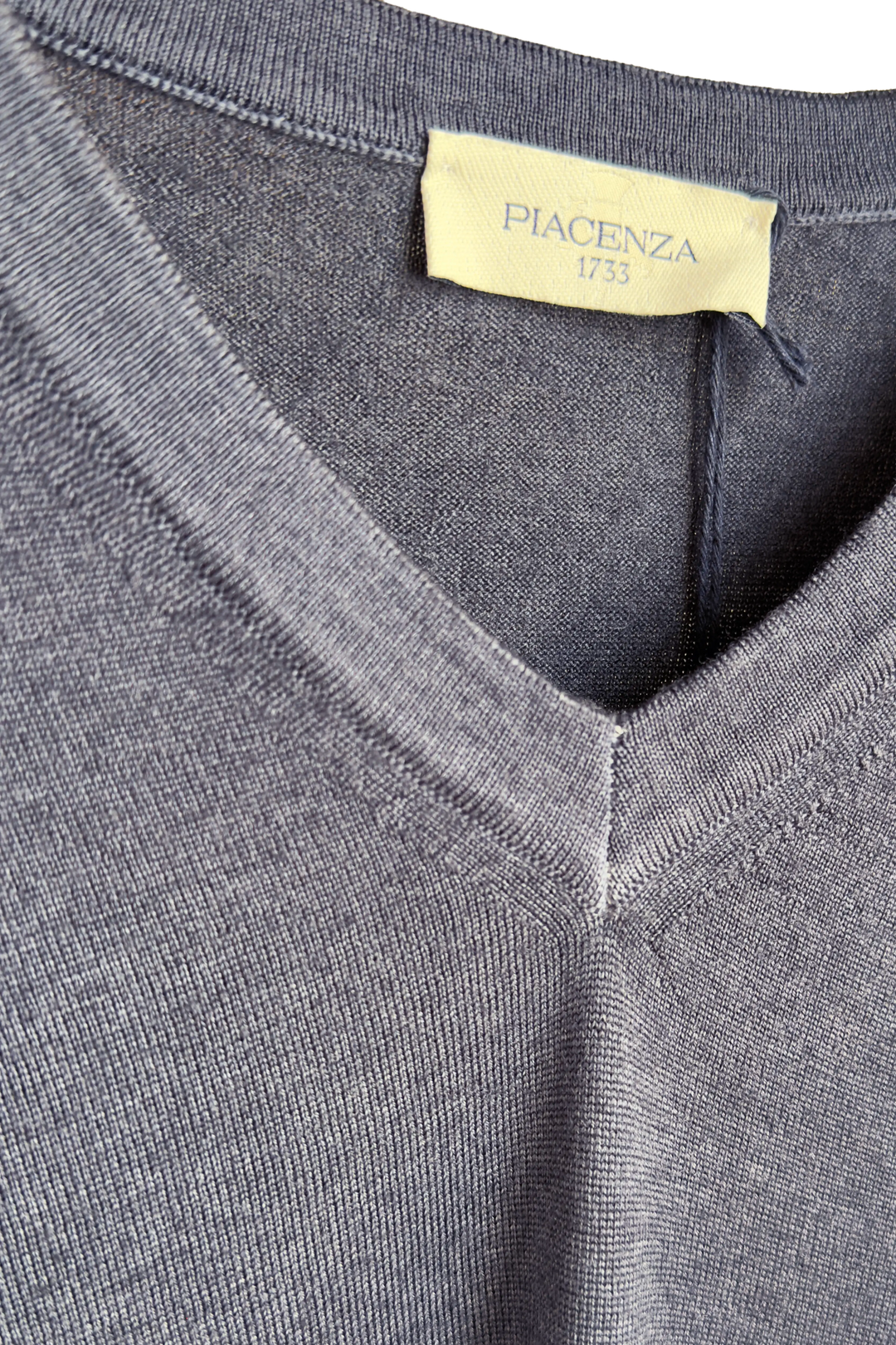 PIACENZA GARMENT DIED MERINO V-NECK