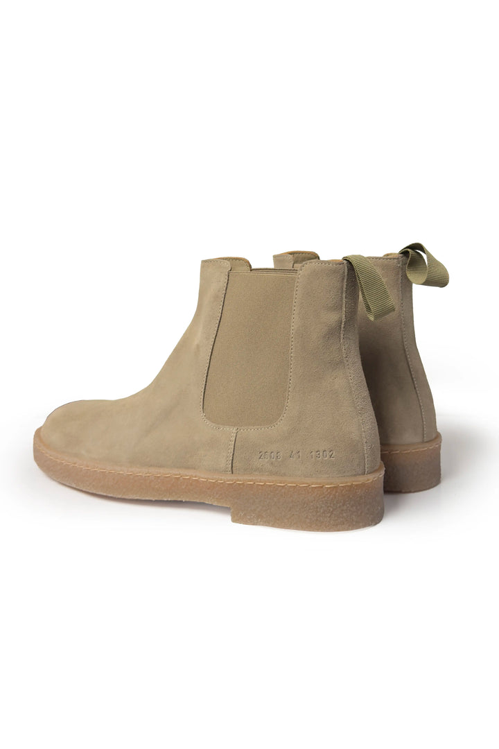 COMMON PROJECTS SUEDE CHELSEA BOOTS IN TAN