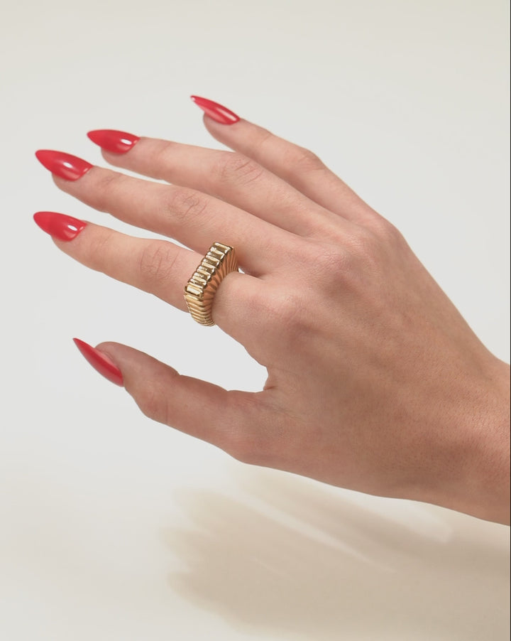 IVI GAIA SIGNET RING